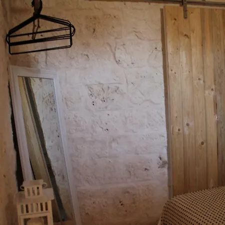 Trullo Molains Villa *