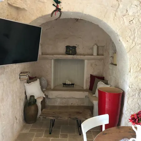 Trullo Molains * Ostuni